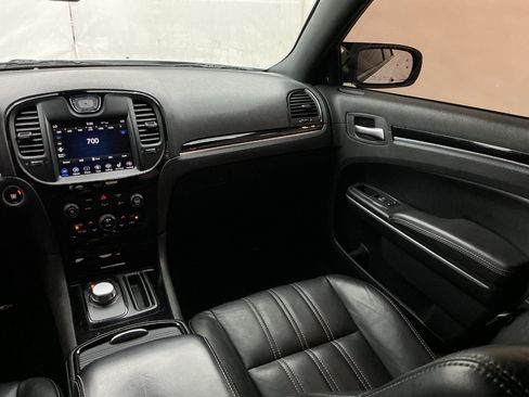 Used 2021 Chrysler 300 S RWD image 27
