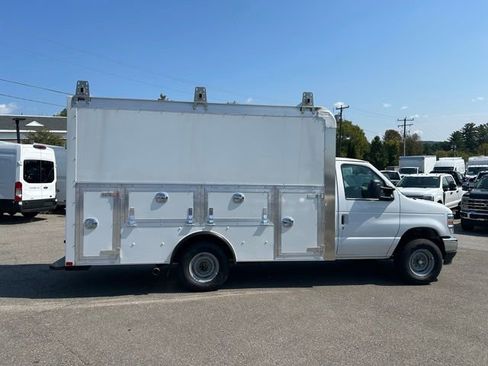 New 2026 Ford E-350 and Econoline 350 Super Duty w/ Power Equipment Group RWD image 2