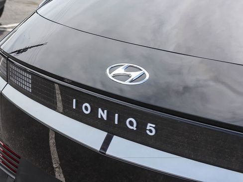 Certified 2024 Hyundai Ioniq 5 SEL RWD image 9