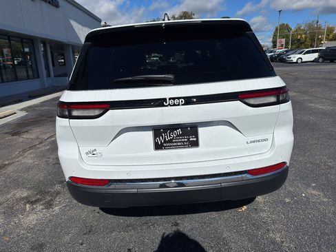 New 2025 Jeep Grand Cherokee Laredo image 8