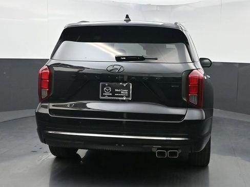 Used 2024 Hyundai Palisade Calligraphy image 2