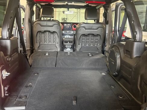 Used 2019 Jeep Wrangler Unlimited Rubicon AWD/4WD image 22