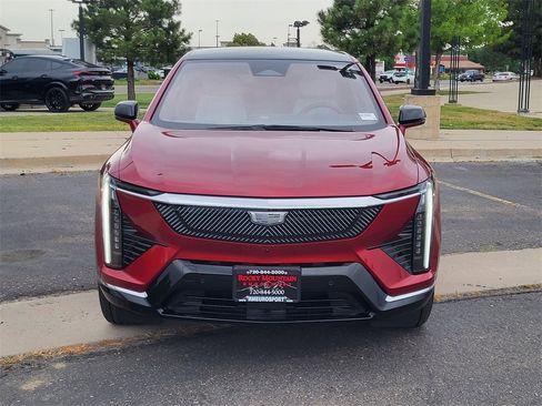 Used 2025 Cadillac Optiq Luxury 1 image 10