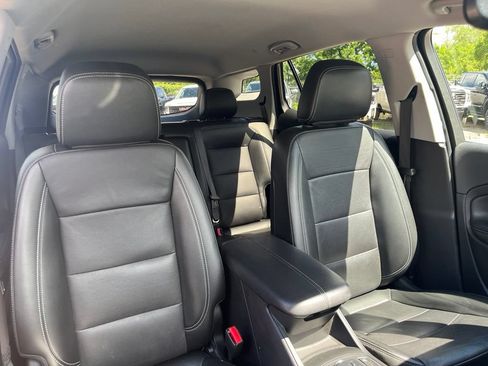 Used 2024 GMC Terrain SLT FWD image 37