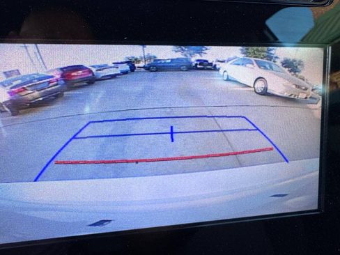 Used 2019 Toyota Corolla LE w/ Carpet Mat Package (TMS) FWD image 17