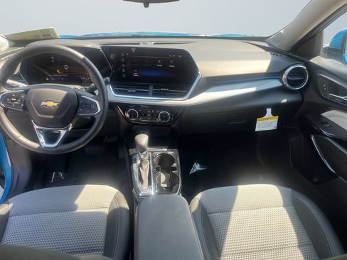 Used 2025 Chevrolet Trax LT w/ Driver Confidence Package FWD image 10