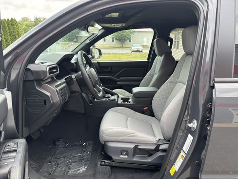 Certified 2026 Toyota Tacoma SR5 AWD/4WD image 12
