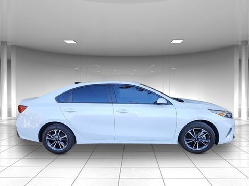 Used 2024 Kia Forte LXS image 2