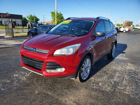 Used 2016 Ford Escape SE w/ SE Chrome Package image 1