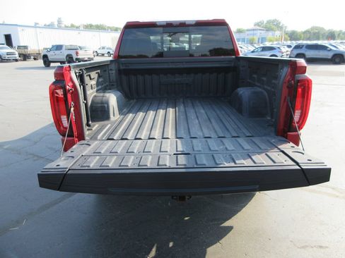 Certified 2023 GMC Sierra 1500 AT4 w/ Technology Package AWD/4WD image 8
