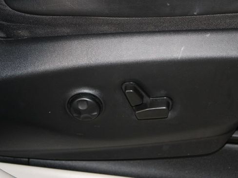 Used 2022 Chrysler Pacifica Limited FWD image 29