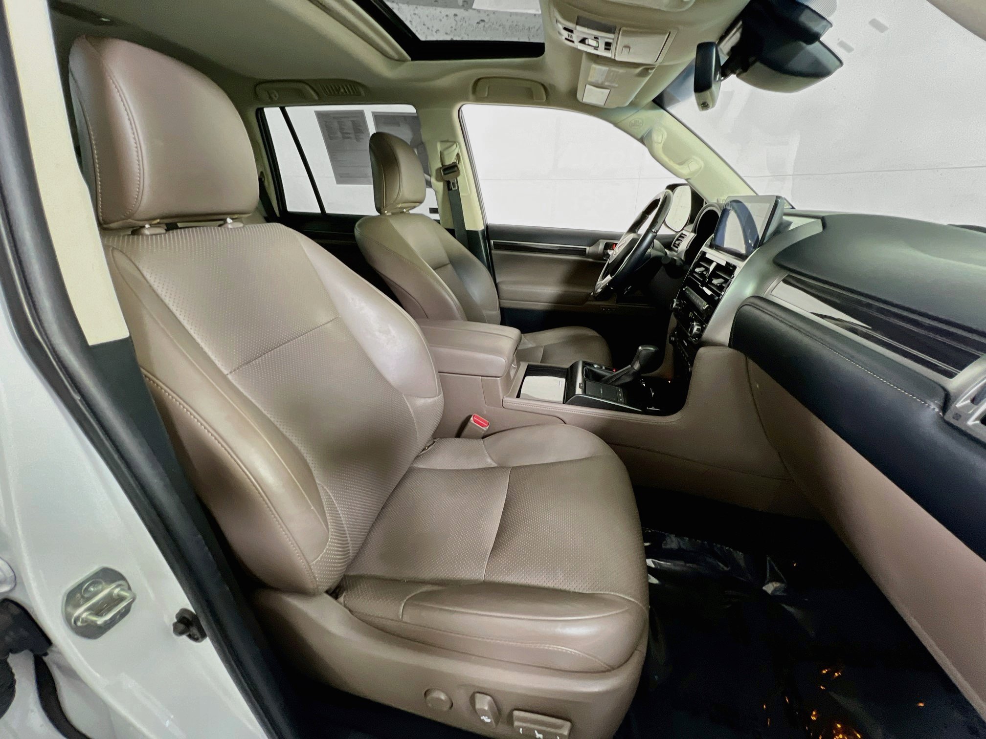 Used 2022 Lexus GX 460 Luxury w/ Off Road Package AWD/4WD image 30