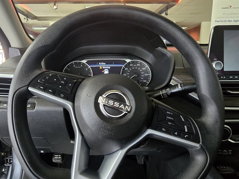 Used 2025 Nissan Altima 2.5 SV FWD image 22