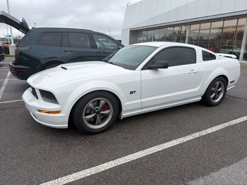 Used 2005 Ford Mustang GT Premium image 1