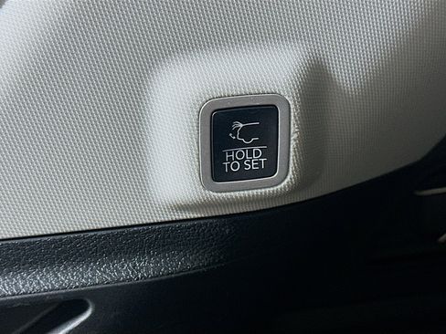 Used 2023 Jeep Grand Cherokee 4WD 4xe image 32