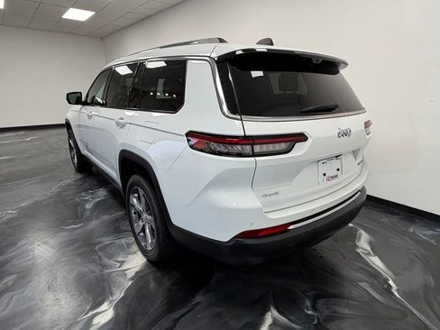 Used 2024 Jeep Grand Cherokee L Limited w/ Rear Seat Video Group I AWD/4WD image 23