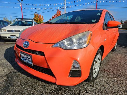 Used 2014 Toyota Prius C Four image 7