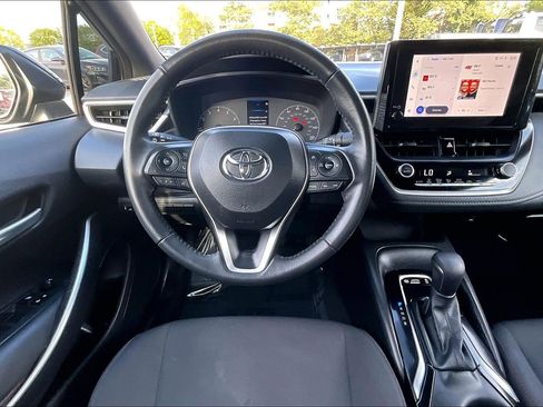 Used 2023 Toyota Corolla SE w/ SE Premium Package image 5