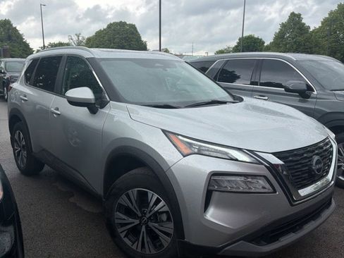 Used 2023 Nissan Rogue SV w/ SV Premium B Package AWD/4WD image 3