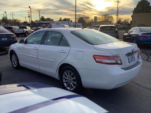 Used 2011 Toyota Camry XLE image 13