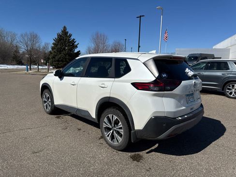 Used 2023 Nissan Rogue SV image 5