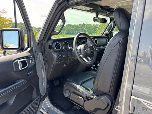 Used 2023 Jeep Wrangler Unlimited Sahara AWD/4WD image 47