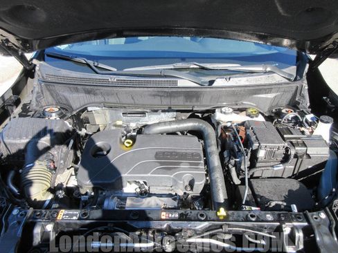 Used 2024 GMC Terrain SLE w/ Driver Convenience Package image 16