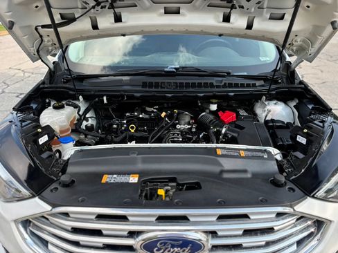 Used 2019 Ford Edge SEL w/ Equipment Group 201A AWD/4WD image 11