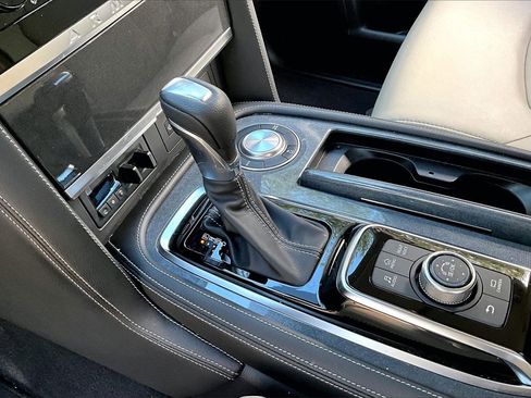 Used 2022 Nissan Armada SV w/ SV Appearance Package image 15