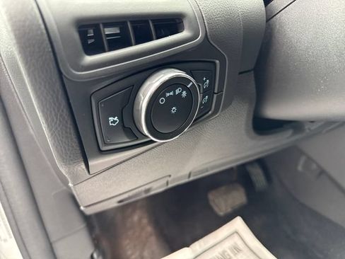Used 2014 Ford Focus SE FWD image 29