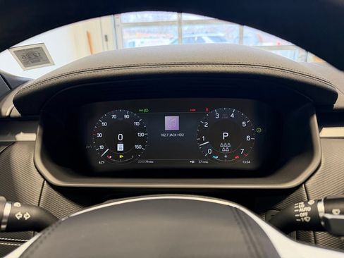 New 2026 Land Rover Discovery Limited Edition AWD/4WD image 20