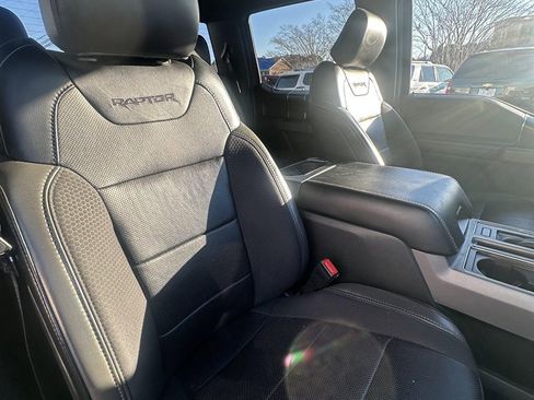 Used 2019 Ford F150 Raptor w/ Equipment Group 802A Luxury image 12