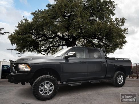 Used 2017 RAM 2500 Tradesman w/ Popular Equipment Group AWD/4WD image 1