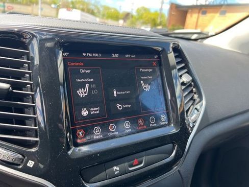 Used 2019 Jeep Cherokee Limited AWD/4WD image 15