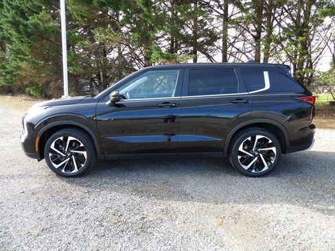 Used 2024 Mitsubishi Outlander SE AWD/4WD image 2