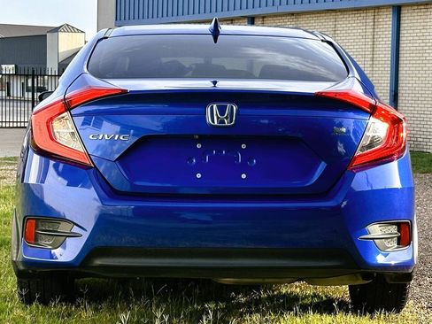 Used 2018 Honda Civic EX image 9