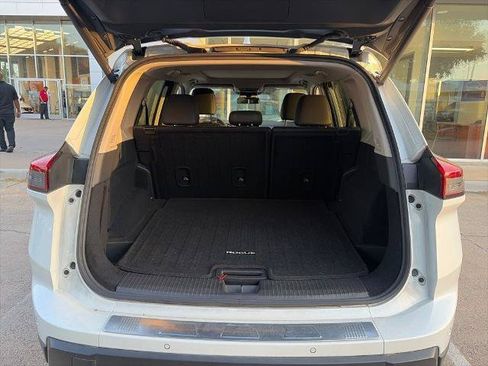Certified 2024 Nissan Rogue SV w/ SV Premium Package FWD image 13