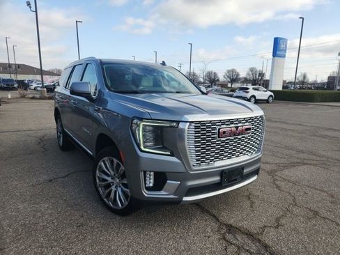 Used 2023 GMC Yukon Denali image 3