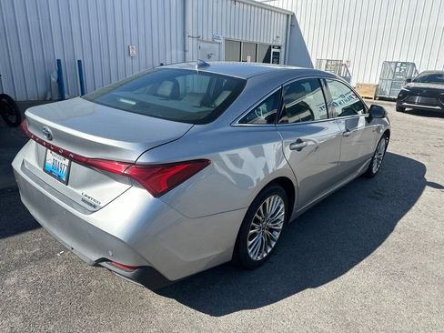 Used 2021 Toyota Avalon Limited w/ Advanced Safety Package FWD image 3