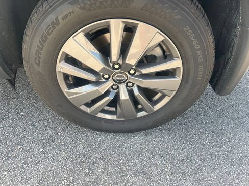Certified 2025 Nissan Pathfinder SV w/ SV Premium Package FWD image 3