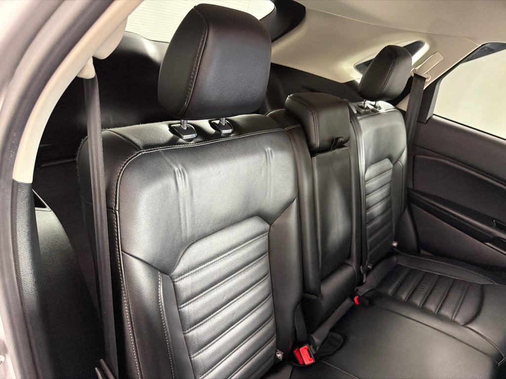 Used 2016 Ford Edge SEL w/ Equipment Group 201A AWD/4WD image 22
