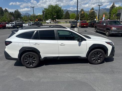 Used 2025 Subaru Outback Onyx Edition AWD/4WD image 4