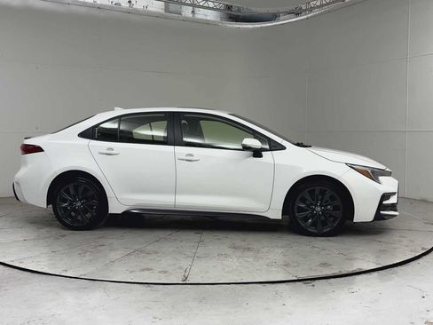 Used 2024 Toyota Corolla XSE FWD image 2