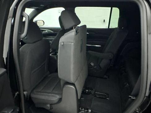 Used 2025 Chevrolet Traverse LT AWD/4WD image 47