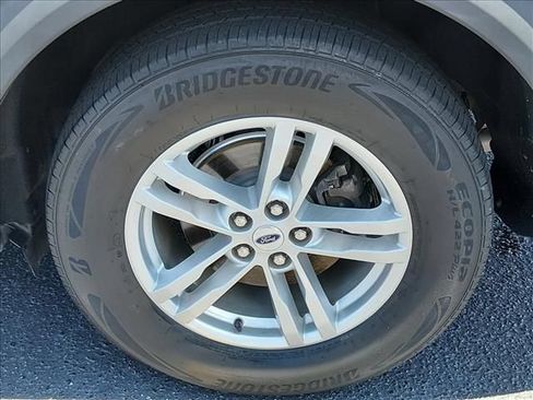 Used 2023 Ford Explorer XLT RWD image 17