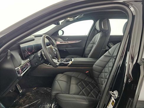 Used 2024 BMW 740i w/ Premium Package image 20