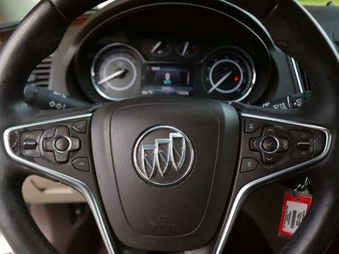 Used 2016 Buick Regal image 17