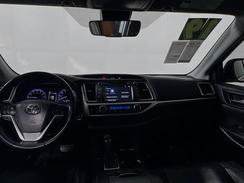 Used 2019 Toyota Highlander Limited image 30