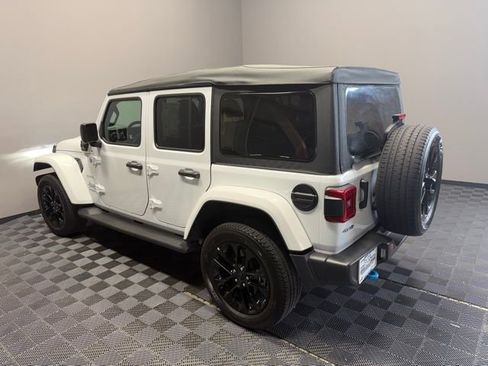 Used 2022 Jeep Wrangler Unlimited Sahara image 10
