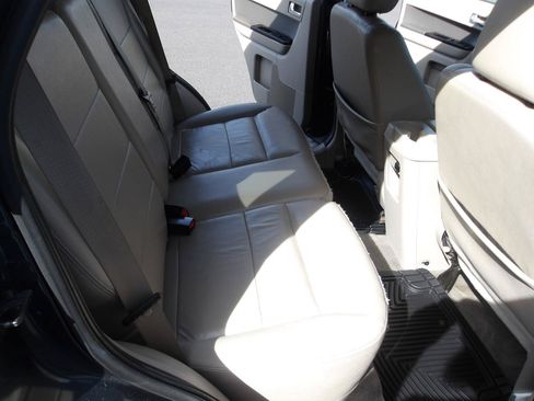 Used 2010 Ford Escape 4WD Hybrid image 12
